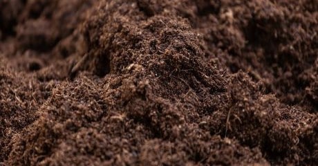 Free-draining garden soil for existing garden beds